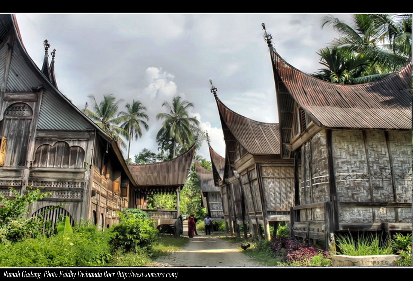 Rumah Adat Minangkabau makmureffendi - Contoh Gambar Rumah